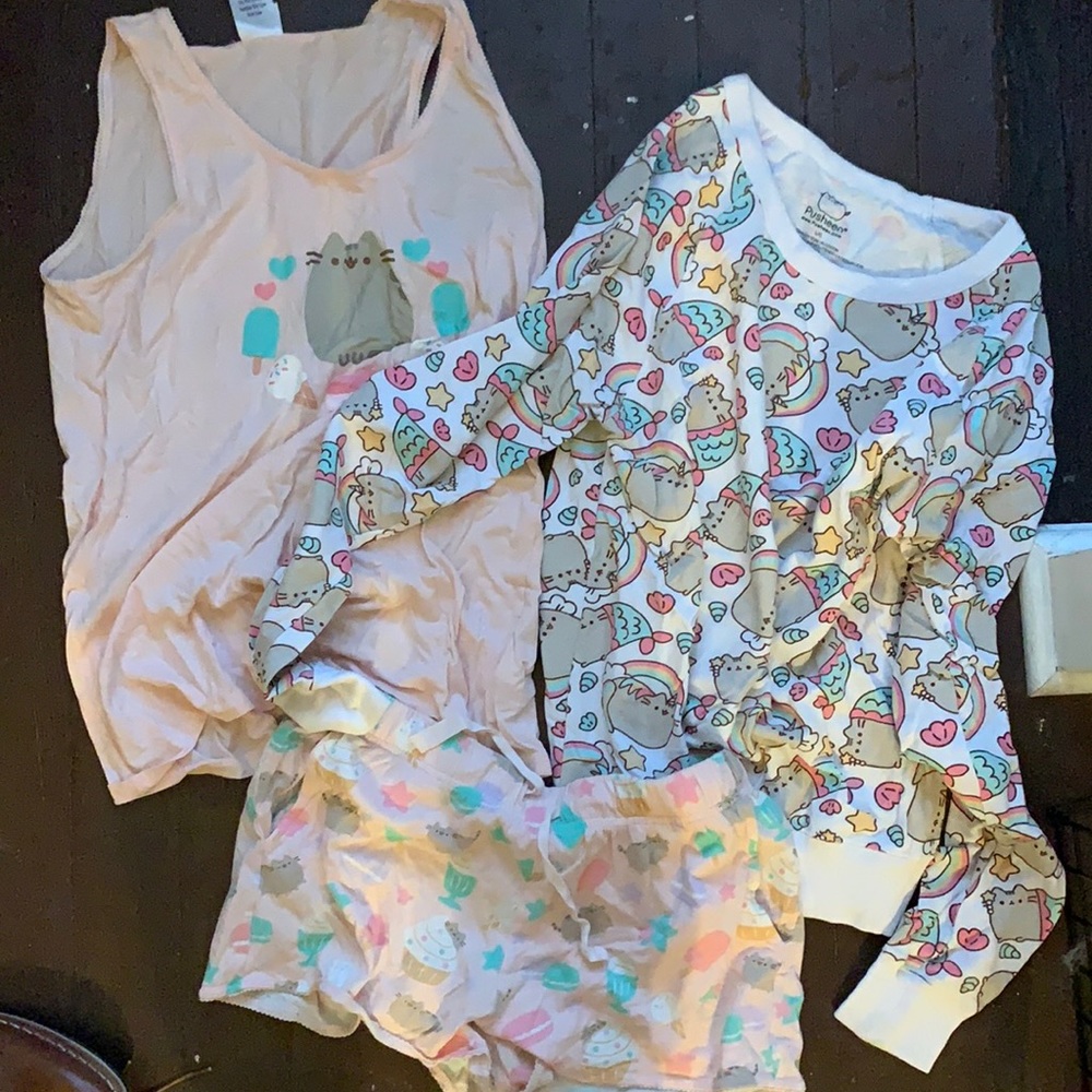 Pusheen Lounge Pajamas Sweater Set